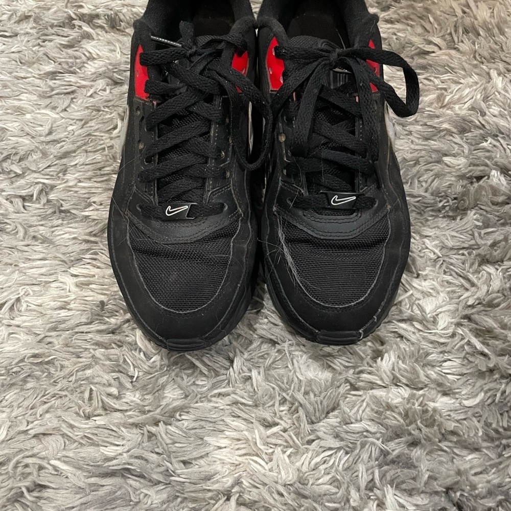Nike Black and Red Men's Sneakers